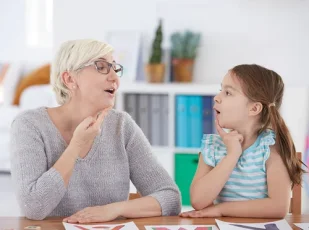 ребенок и логопед